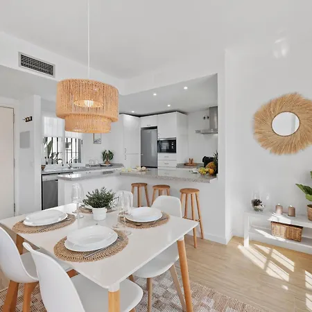 Appartamento 146-charming 2-bedroom Penthouse, Marbella-close To Puerto Banus